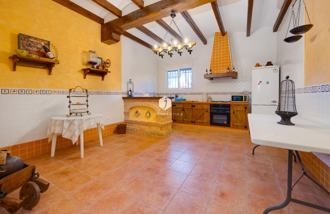 Resale - Villa -
San Miguel de Salinas - Inland