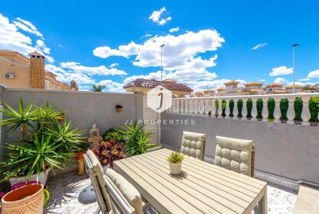 Z drugiej ręki - Szalet -
Torrevieja - aguas nuevas