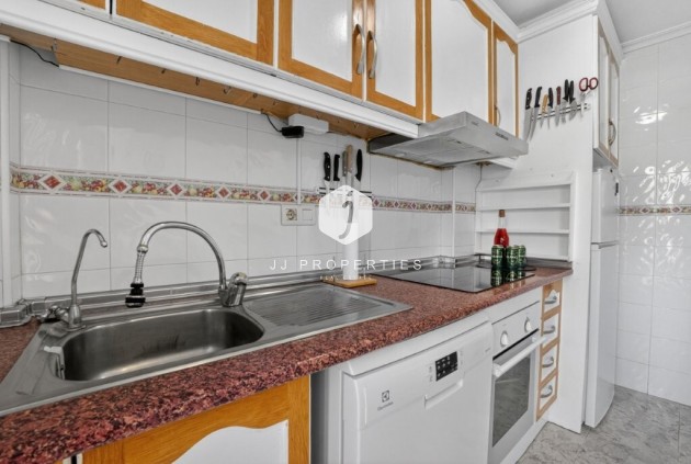 Z drugiej ręki - Szalet -
Torrevieja - aguas nuevas