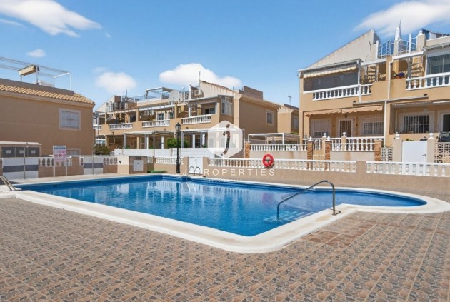 Z drugiej ręki - Szalet -
Torrevieja - aguas nuevas