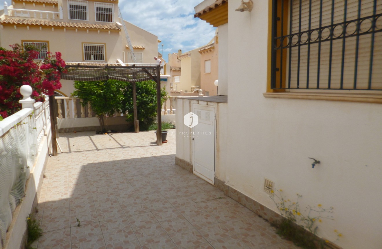 D'occasion - Chalet -
Playa Flamenca - Costa Blanca