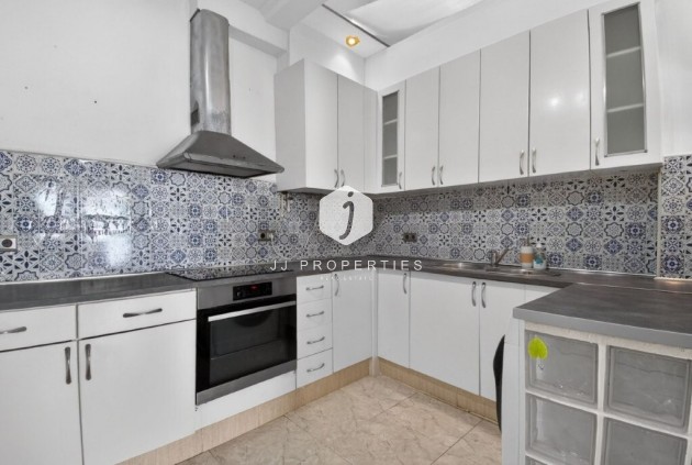 Z drugiej ręki - Szalet -
Torrevieja - Los altos