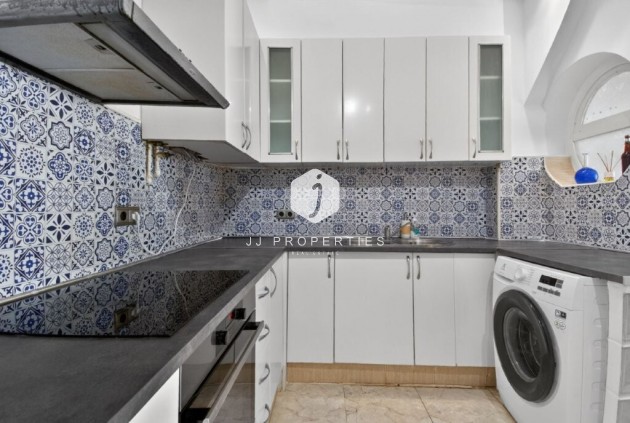Z drugiej ręki - Szalet -
Torrevieja - Los altos