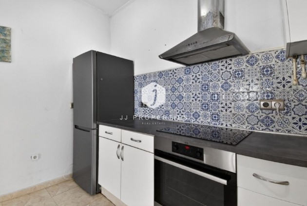 Z drugiej ręki - Szalet -
Torrevieja - Los altos