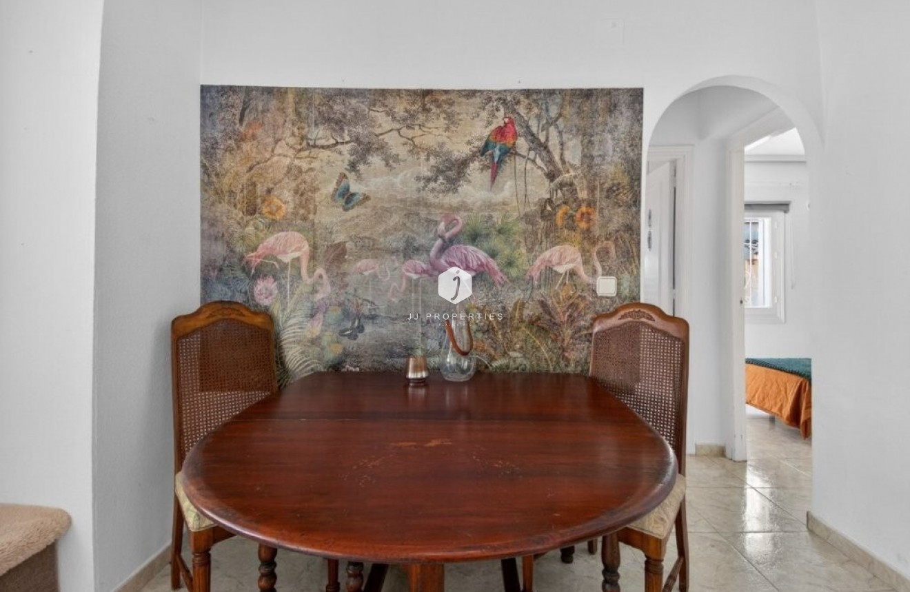 Z drugiej ręki - Szalet -
Torrevieja - Los altos