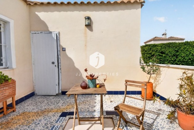Z drugiej ręki - Szalet -
Torrevieja - Los altos