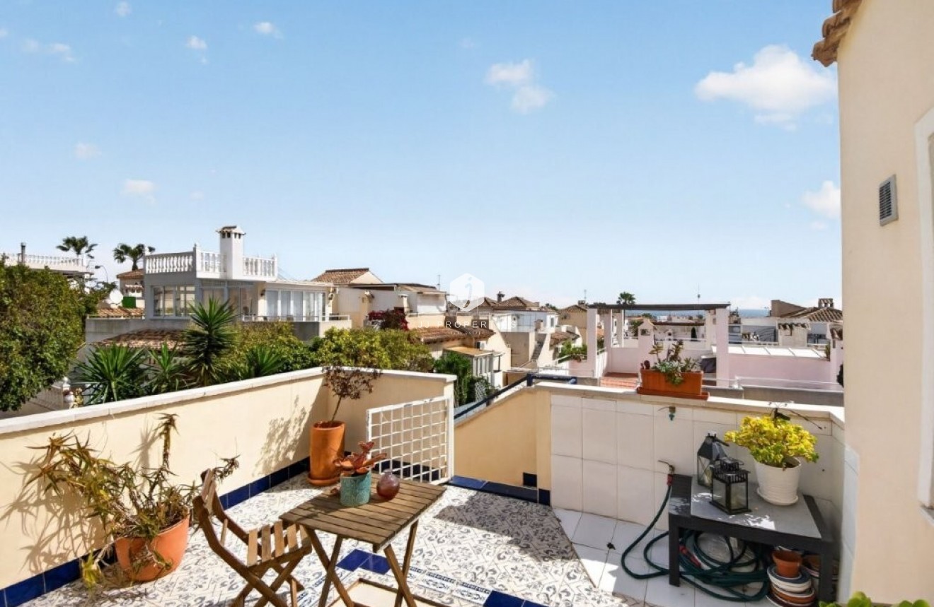 Z drugiej ręki - Szalet -
Torrevieja - Los altos