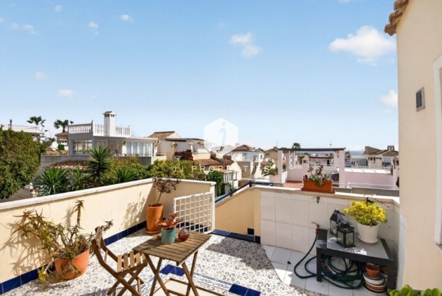 Z drugiej ręki - Szalet -
Torrevieja - Los altos