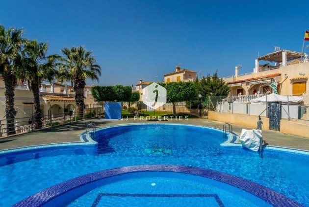 Z drugiej ręki - Szalet -
Torrevieja - Los altos