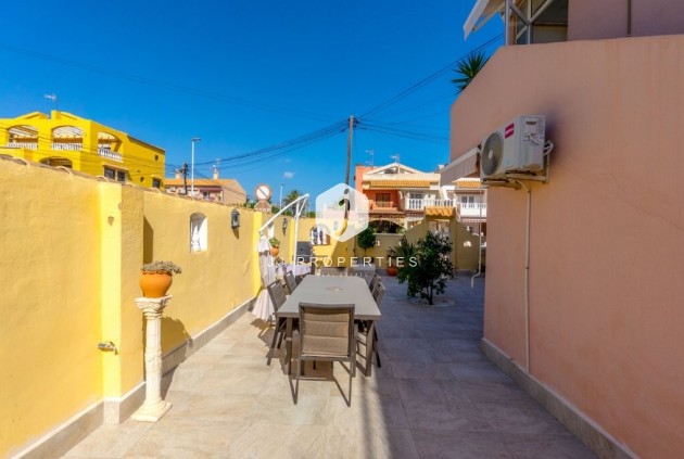 D'occasion - Appartement -
Torrevieja - La Rosaleda