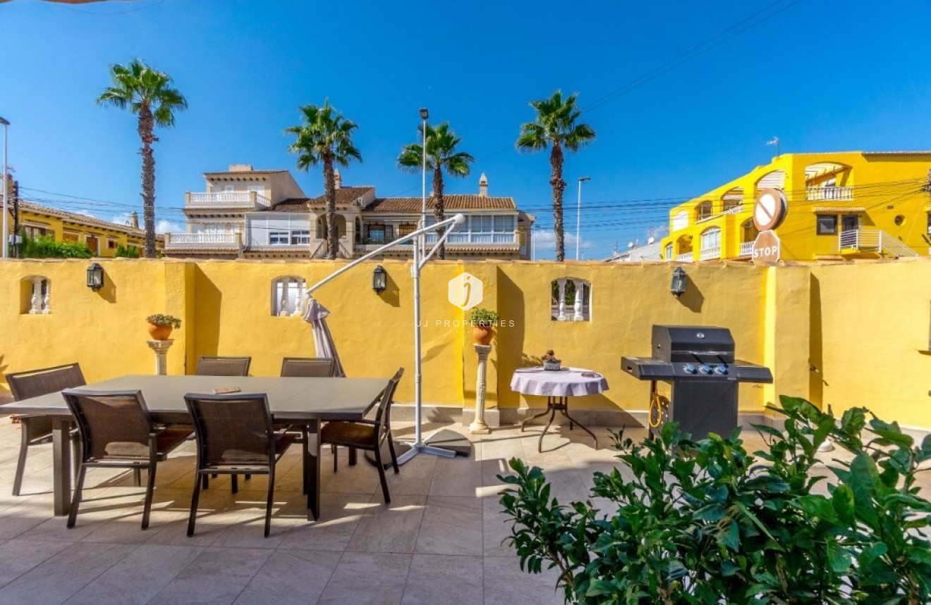 D'occasion - Appartement -
Torrevieja - La Rosaleda