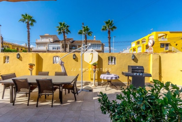D'occasion - Appartement -
Torrevieja - La Rosaleda