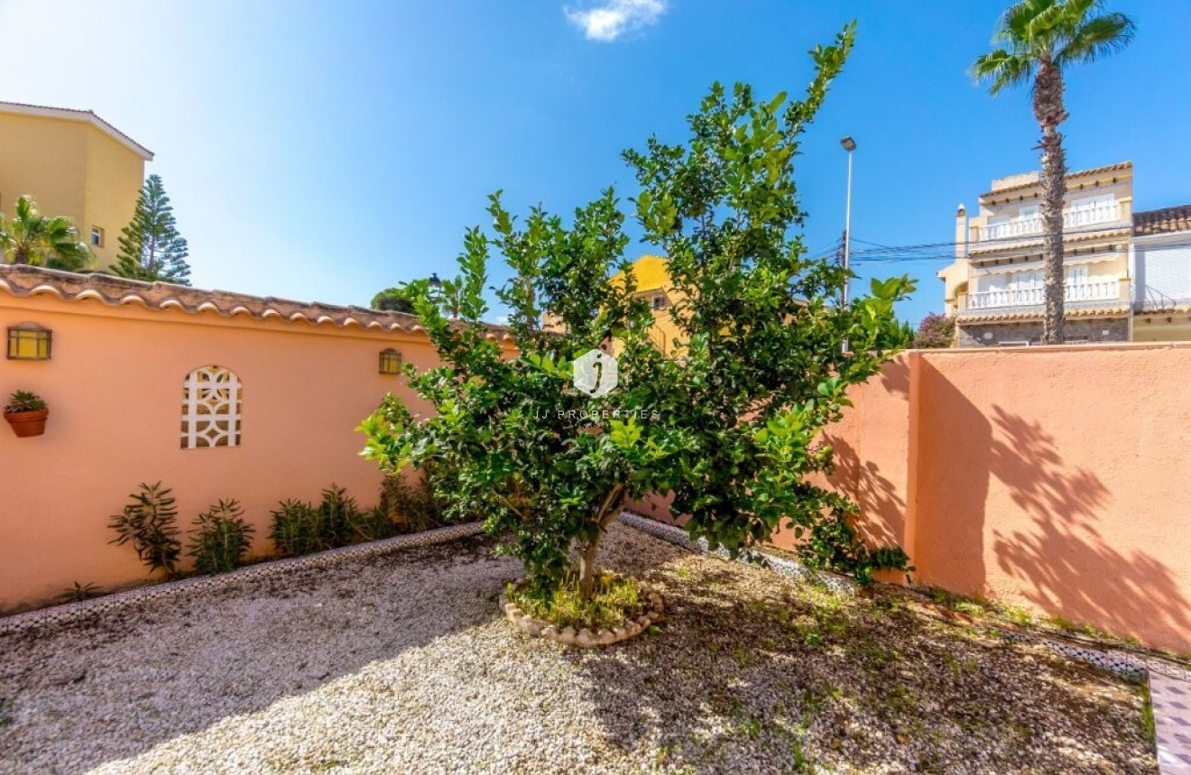 D'occasion - Appartement -
Torrevieja - La Rosaleda