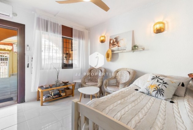 D'occasion - Appartement -
Torrevieja - La Rosaleda