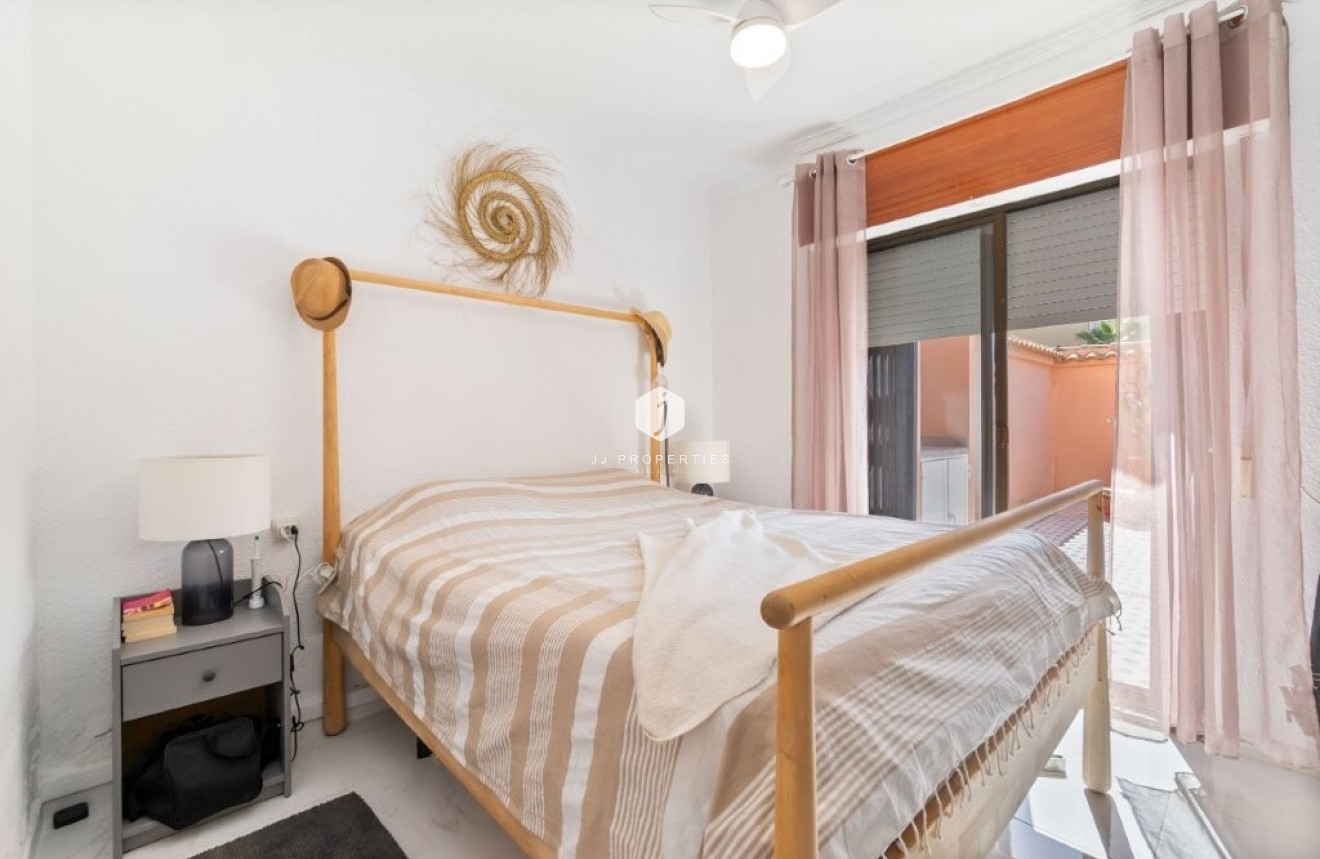 D'occasion - Appartement -
Torrevieja - La Rosaleda
