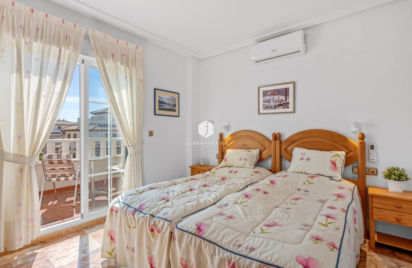 Resale - Chalet -
Cabo Roig - Costa Blanca