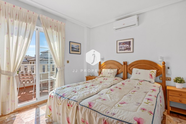 Resale - Chalet -
Cabo Roig - Costa Blanca