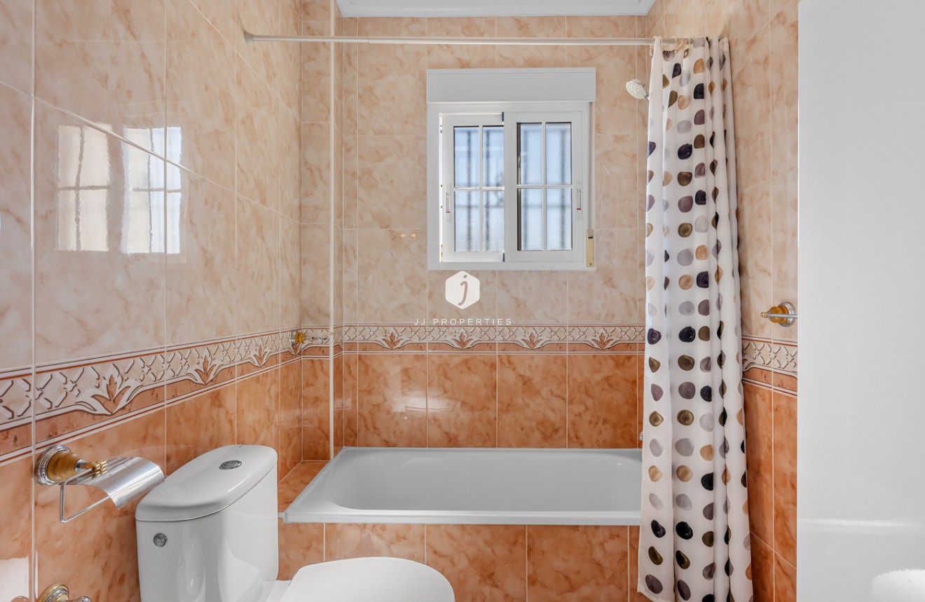 Resale - Chalet -
Cabo Roig - Costa Blanca