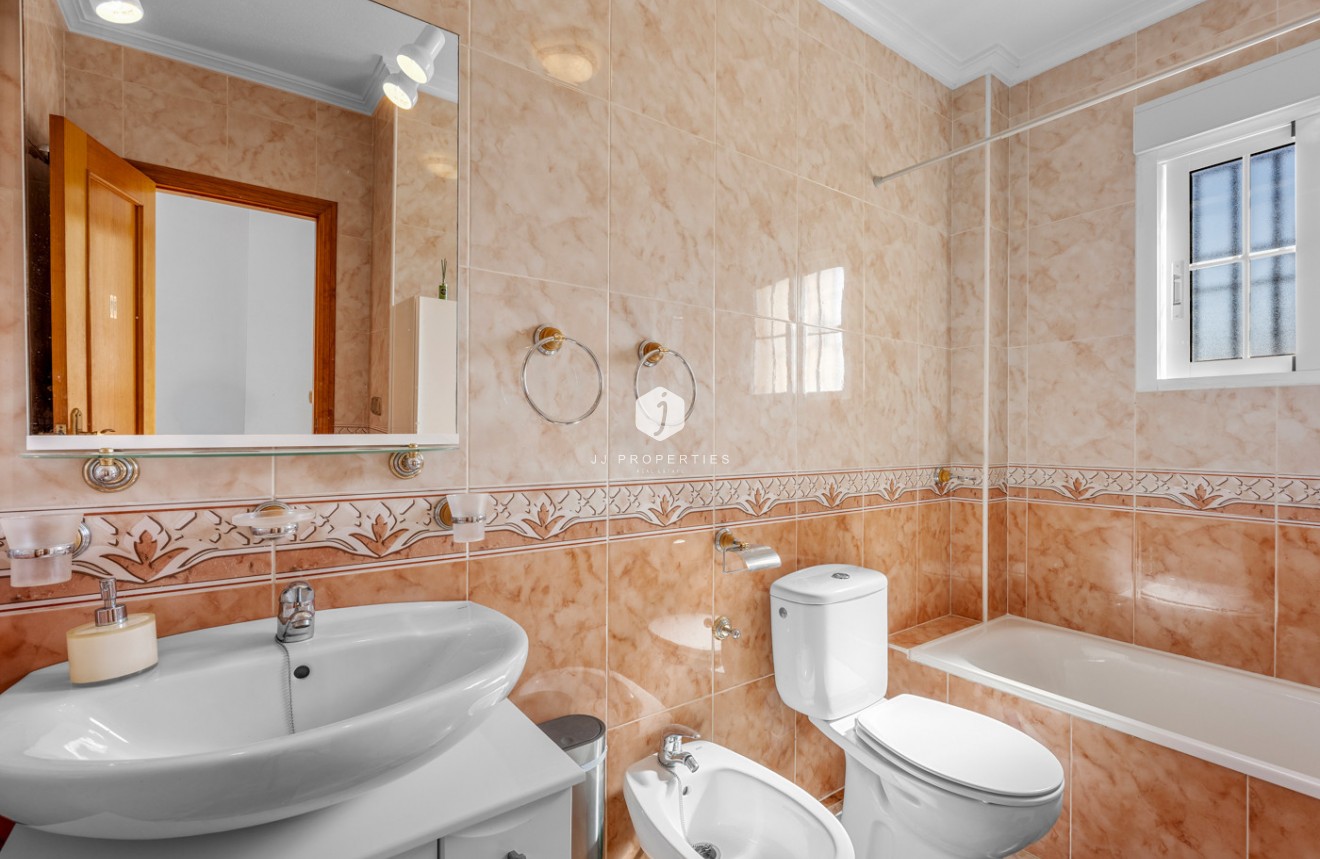 Resale - Chalet -
Cabo Roig - Costa Blanca