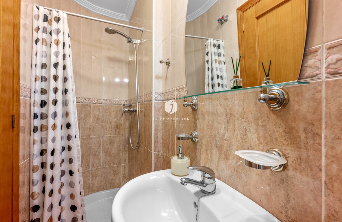 Resale - Chalet -
Cabo Roig - Costa Blanca