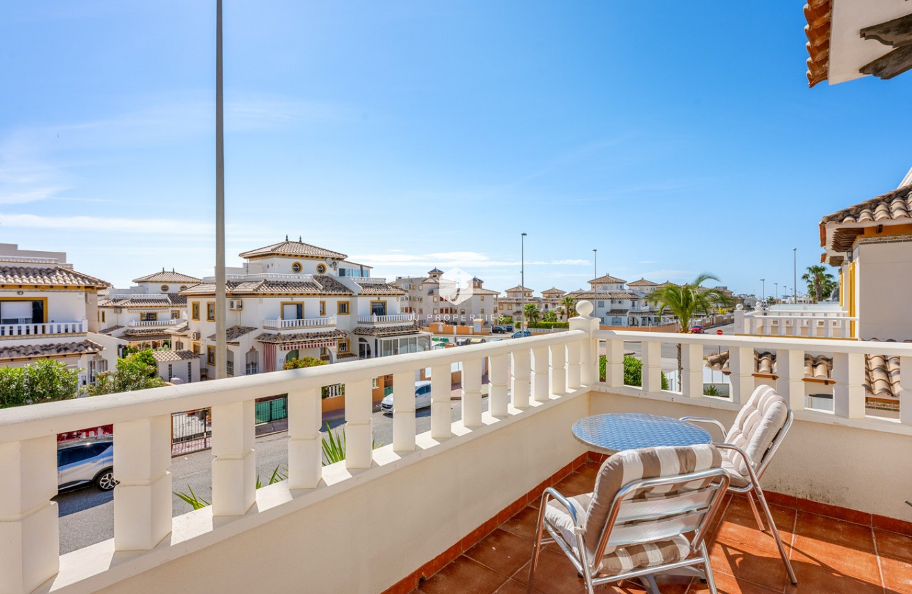 Resale - Chalet -
Cabo Roig - Costa Blanca