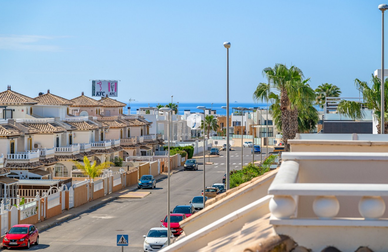 Resale - Chalet -
Cabo Roig - Costa Blanca