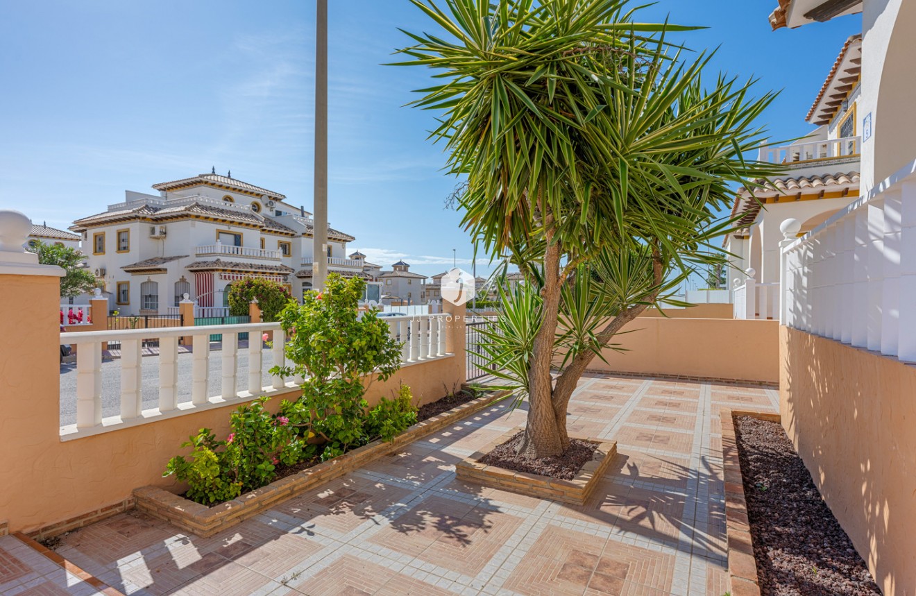 Resale - Chalet -
Cabo Roig - Costa Blanca
