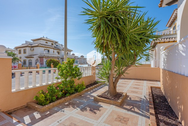 Resale - Chalet -
Cabo Roig - Costa Blanca