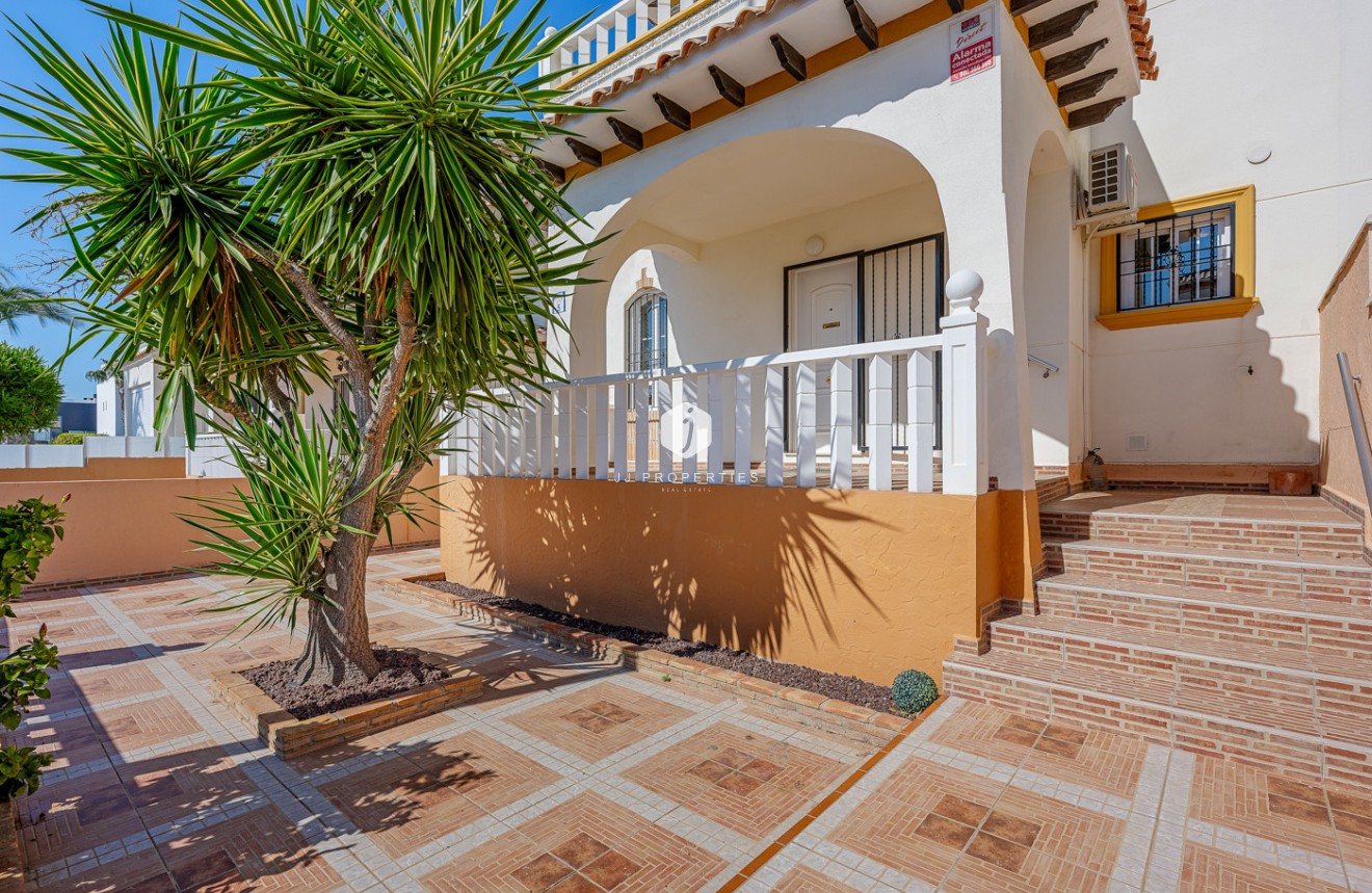Resale - Chalet -
Cabo Roig - Costa Blanca