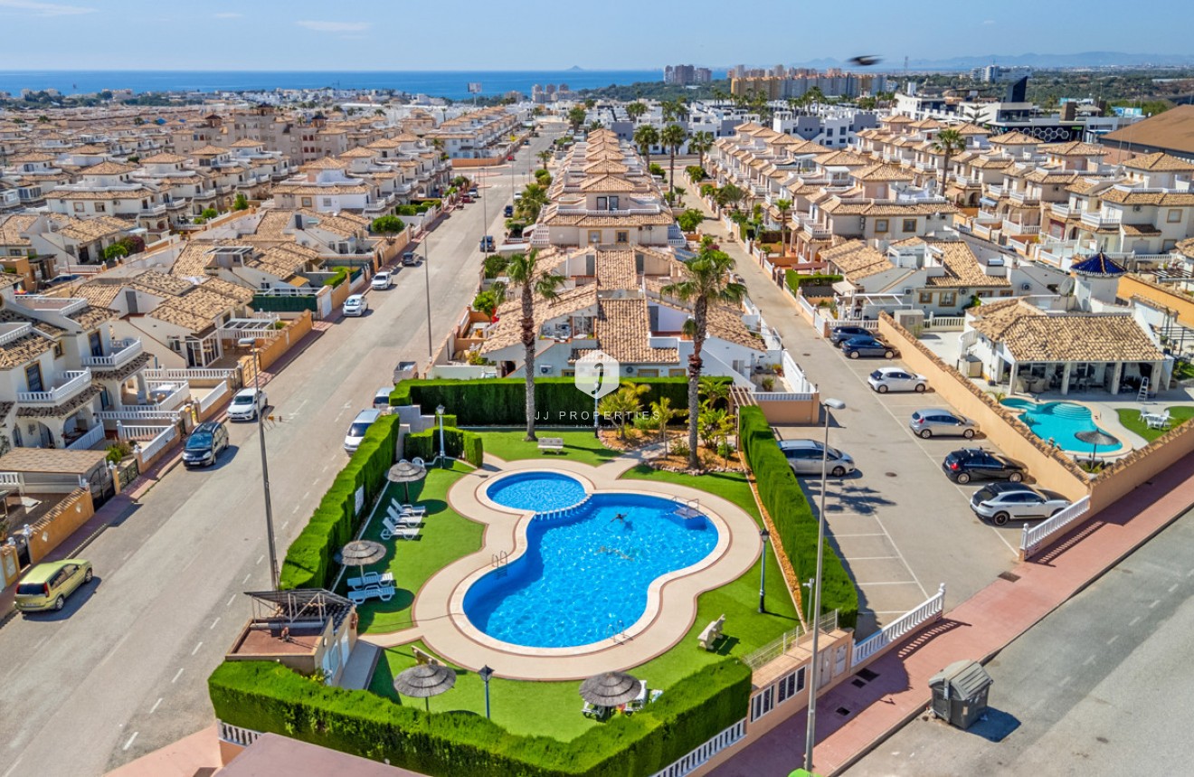 Resale - Chalet -
Cabo Roig - Costa Blanca