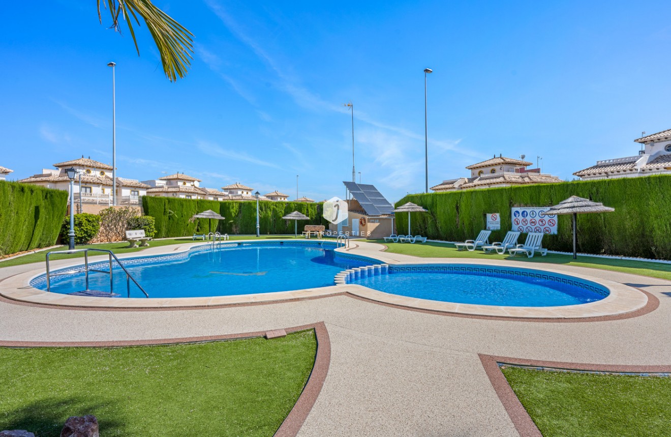 Resale - Chalet -
Cabo Roig - Costa Blanca