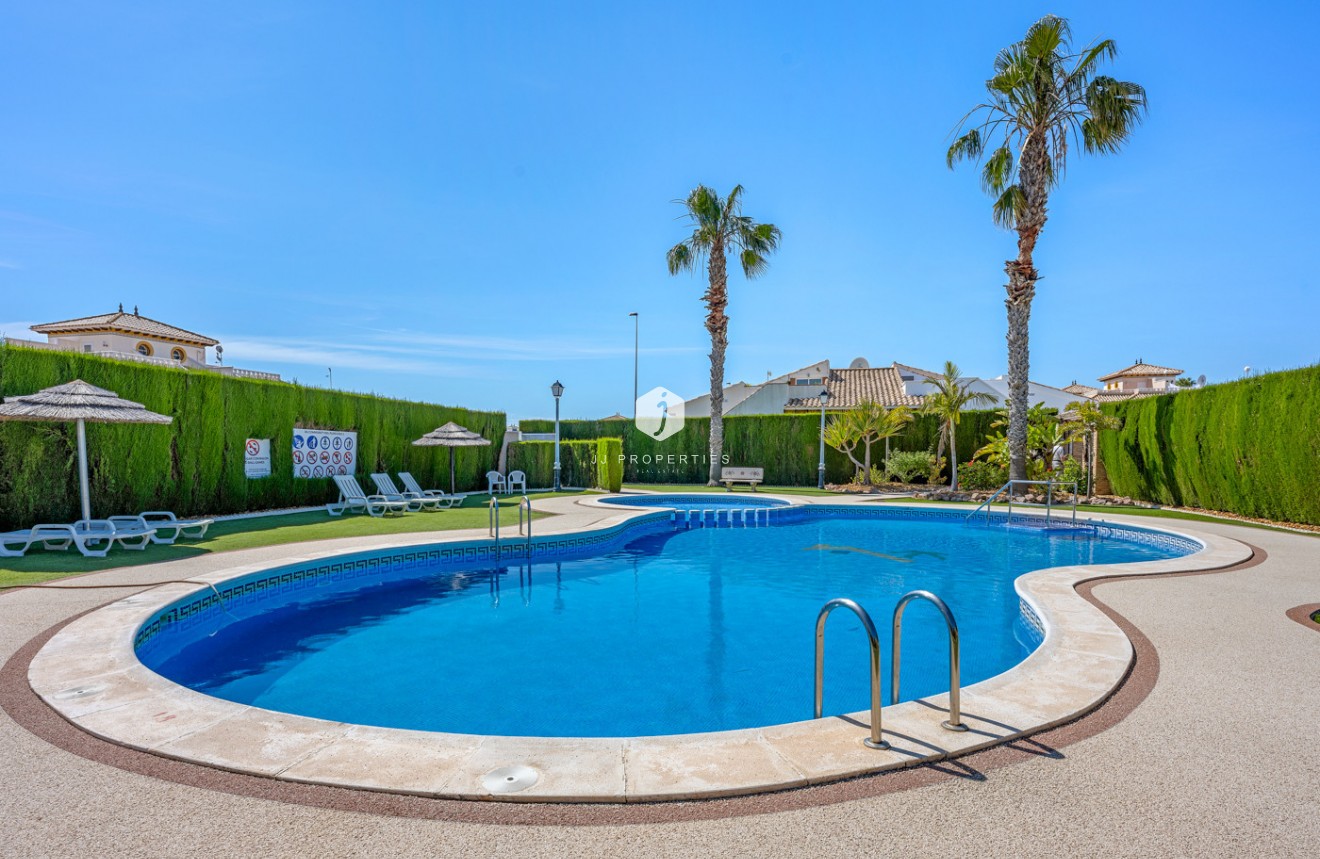 Resale - Chalet -
Cabo Roig - Costa Blanca