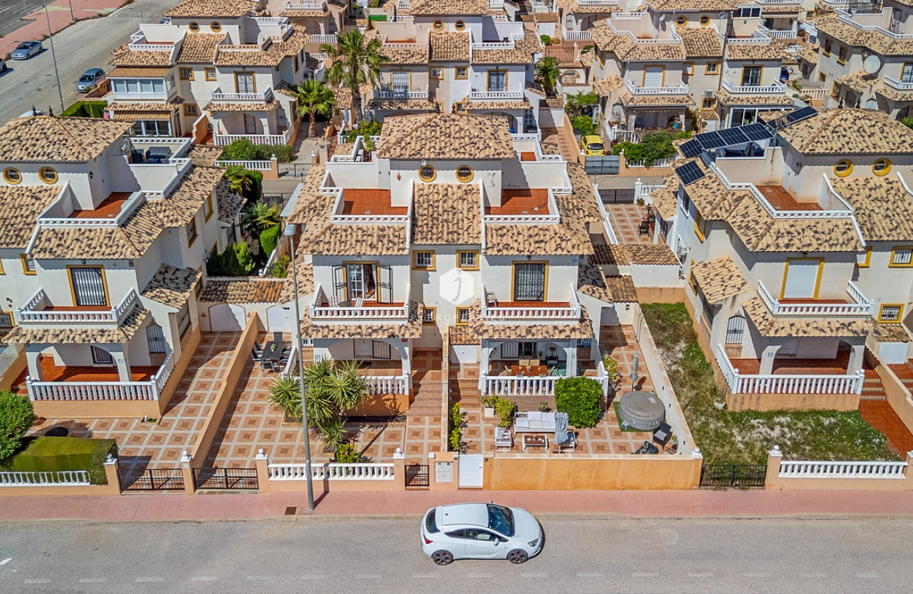 Resale - Chalet -
Cabo Roig - Costa Blanca