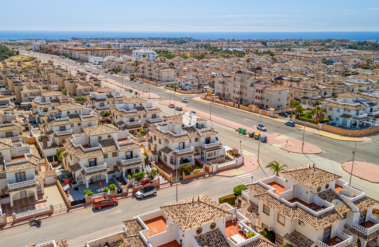 Resale - Chalet -
Cabo Roig - Costa Blanca
