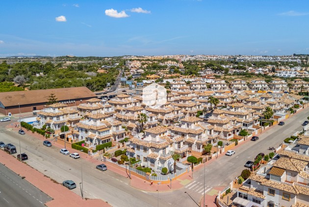 Resale - Chalet -
Cabo Roig - Costa Blanca