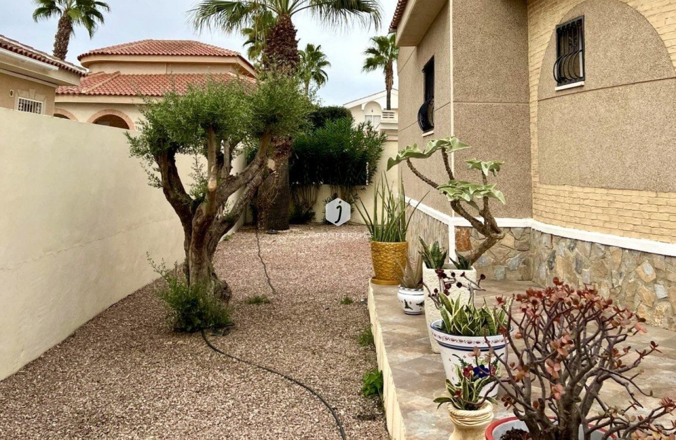 D'occasion - Villa -
Benijofar - Costa Blanca