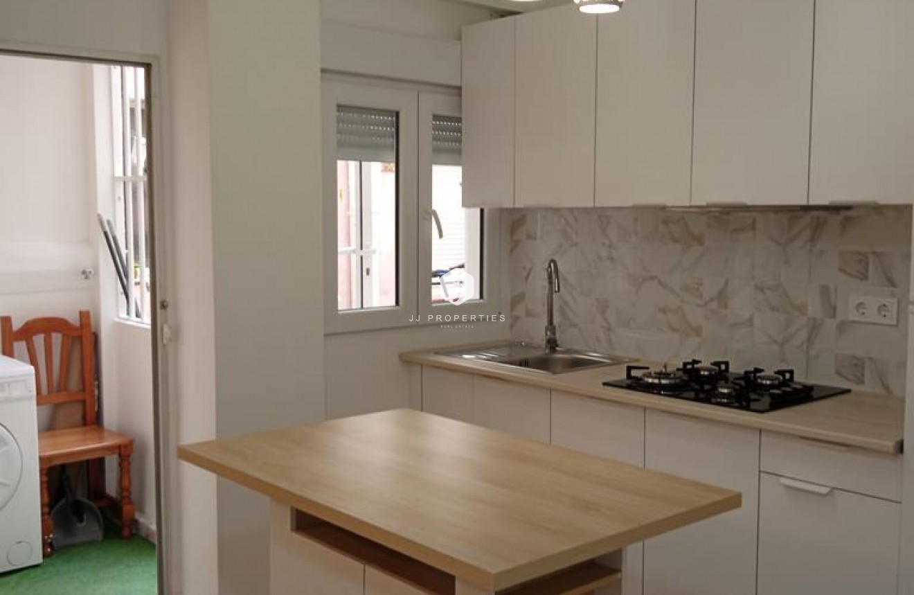 Resale - Apartment / flat -
Torrevieja - El molino