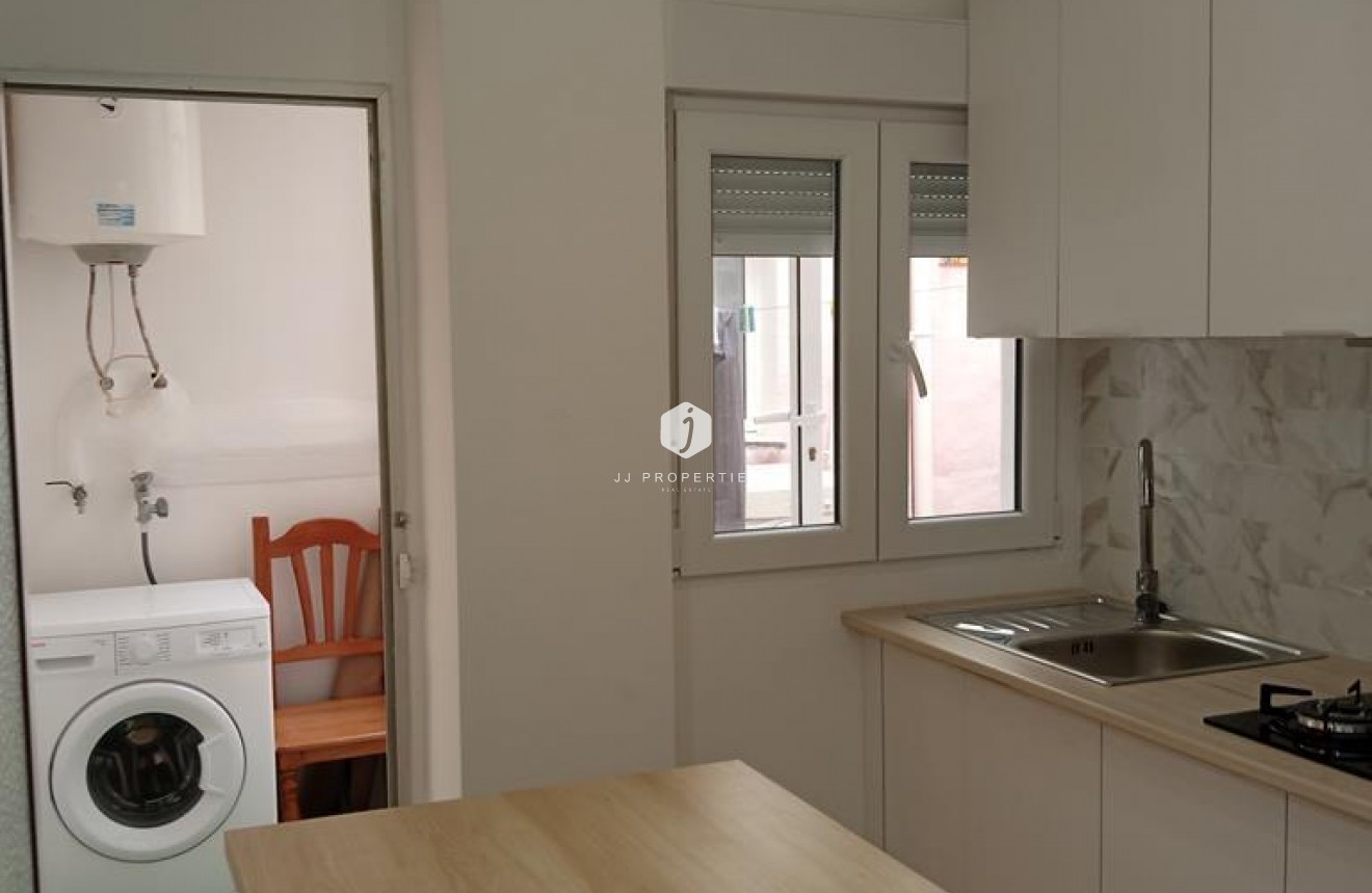 Resale - Apartment / flat -
Torrevieja - El molino