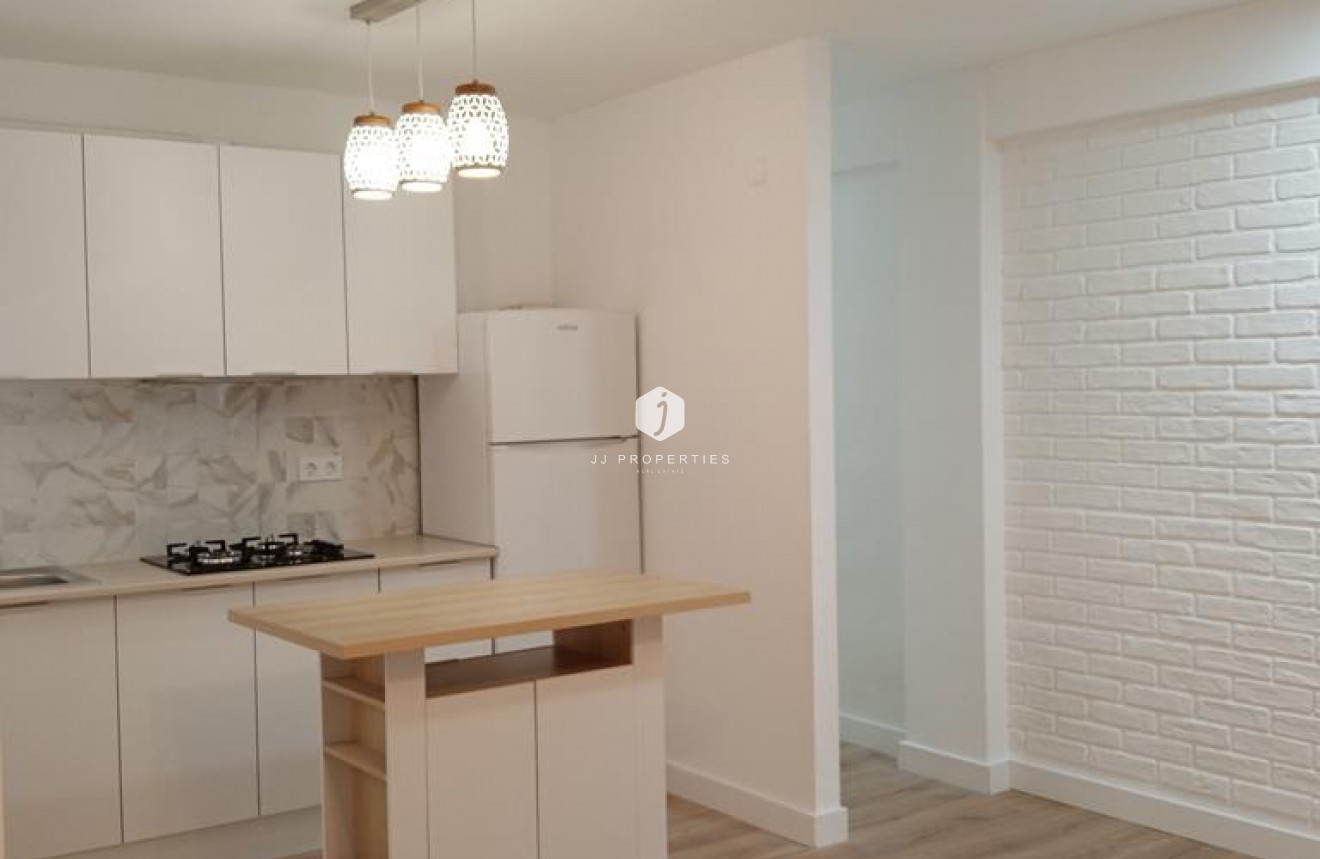 Resale - Apartment / flat -
Torrevieja - El molino