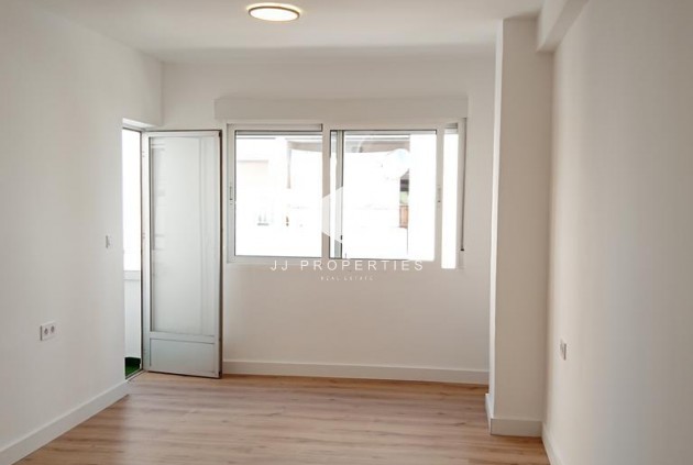 Resale - Apartment / flat -
Torrevieja - El molino