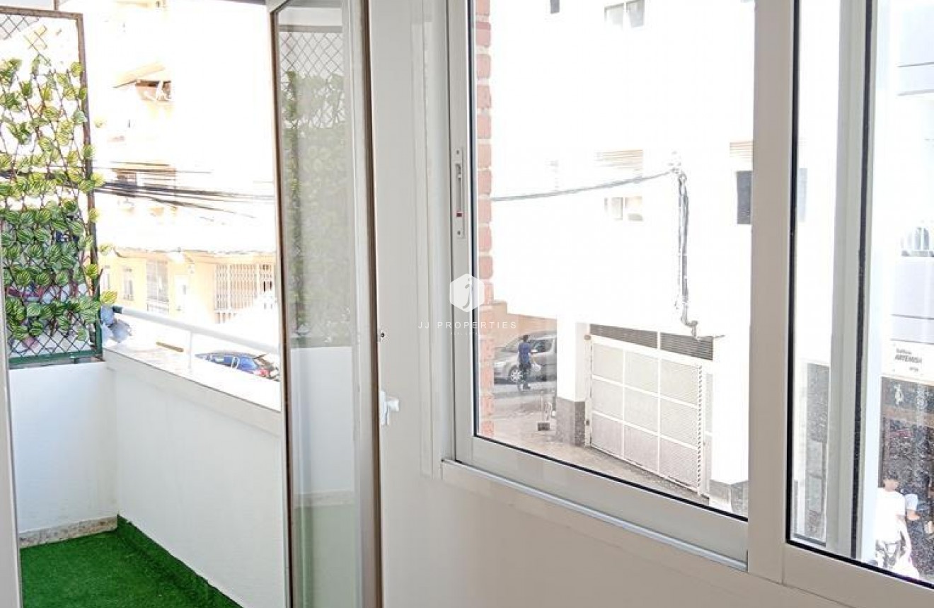 Resale - Apartment / flat -
Torrevieja - El molino