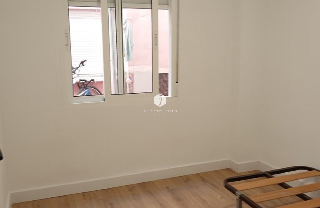 Resale - Apartment / flat -
Torrevieja - El molino