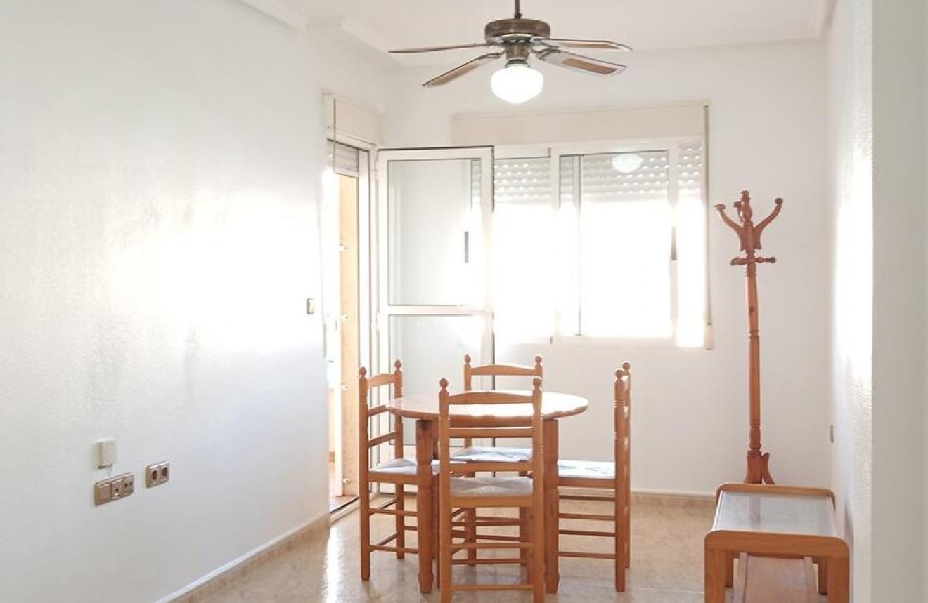 Resale - Apartment / flat -
Los Montesinos - PUEBLO CENTRO