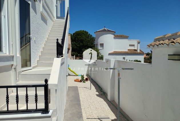 D'occasion - Villa -
San Miguel / Vistabella Golf - Inland