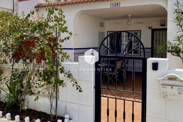 Resale - Chalet -
Torrevieja - Costa Blanca