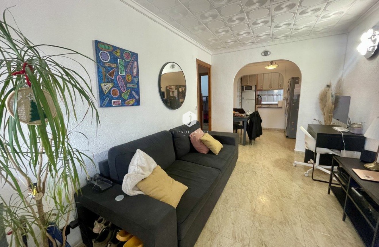 Resale - Chalet -
Torrevieja - Costa Blanca