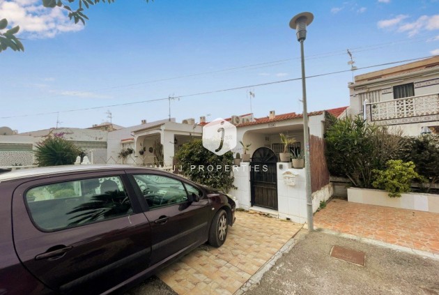 Resale - Chalet -
Torrevieja - Costa Blanca