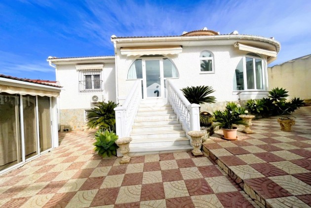 D'occasion - Villa -
Ciudad Quesada - Costa Blanca