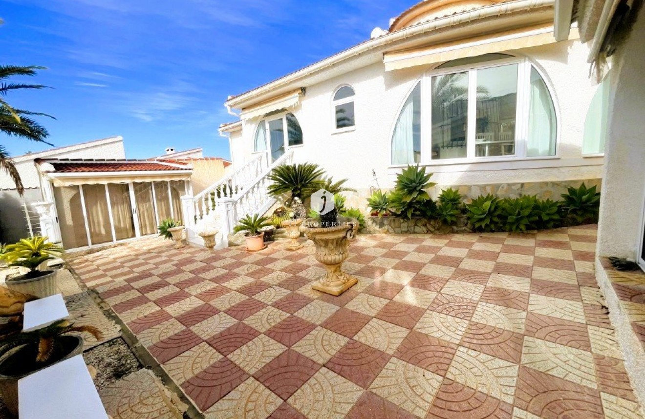 D'occasion - Villa -
Ciudad Quesada - Costa Blanca