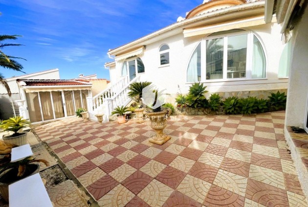 D'occasion - Villa -
Ciudad Quesada - Costa Blanca